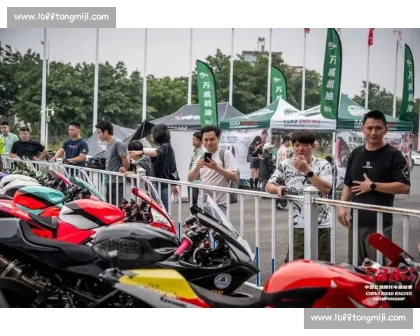 极速竞速争锋赛场 全球顶级赛车手挑战极限速度的巅峰对决