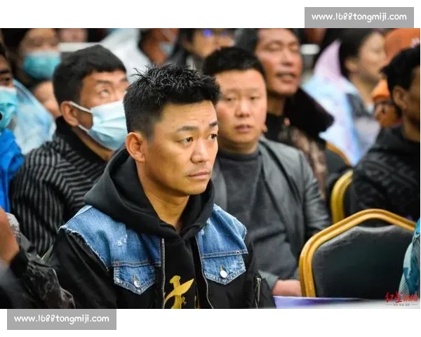 综合格斗赛场惊现黑马逆袭震撼全场观众热血沸腾